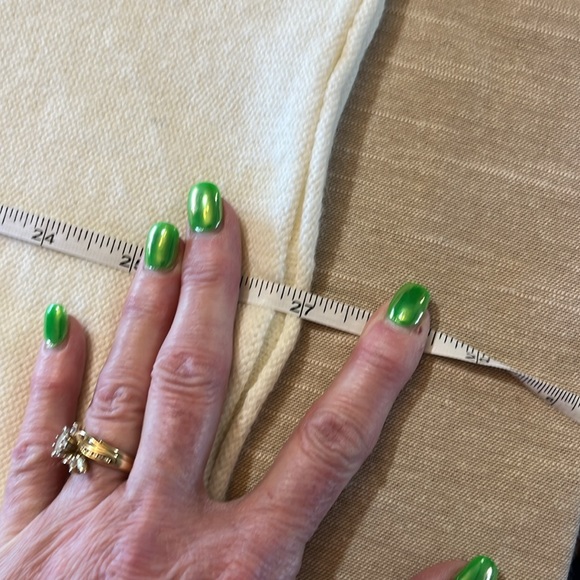 Columbia White crowl neck long sleeve sweater. Size Medium. Pit to pit is 18.5” - Picture 10 of 10